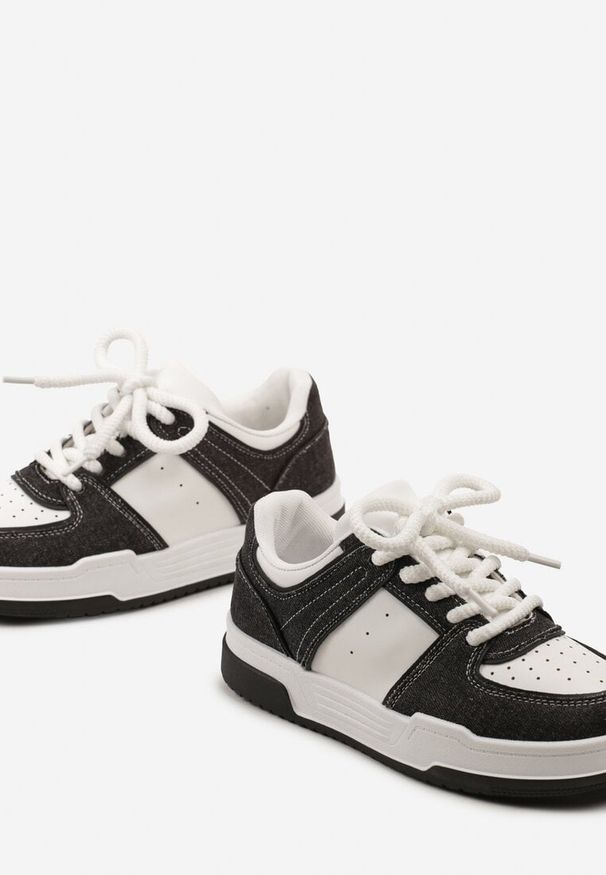 Born2be - Czarno-Białe Sneakersy do Kostki z Ekoskóry na Grubej Płaskiej Podeszwie ze Sznurowaniami Uziliana. Nosek buta: okrągły. Zapięcie: sznurówki. Kolor: czarny. Materiał: materiał. Obcas: na obcasie. Wysokość obcasa: niski