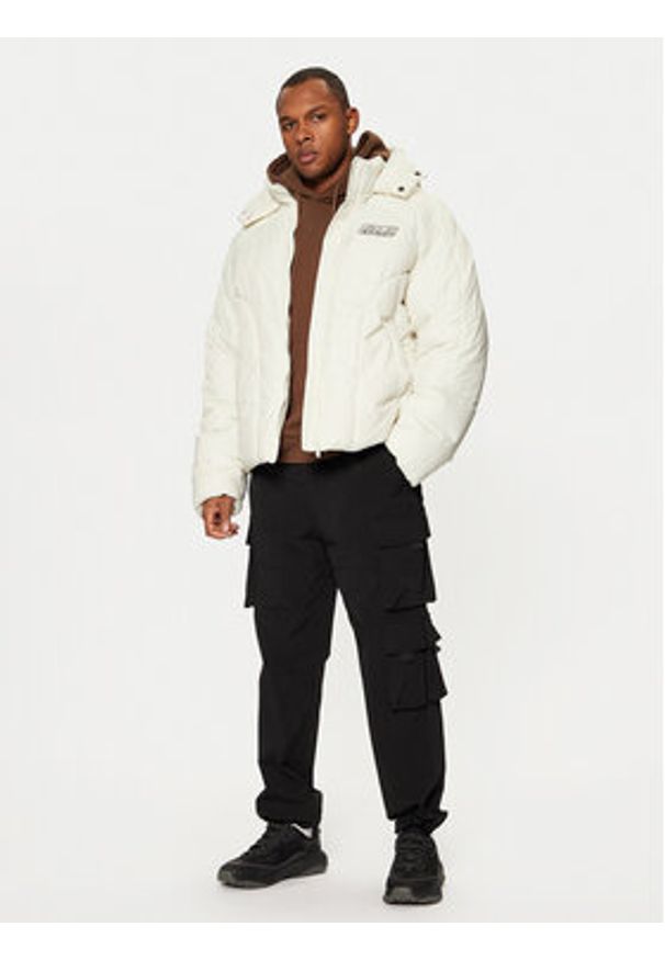 Karl Kani Kurtka zimowa Sport Patch Artic 60760029 Biały Regular Fit. Kolor: biały. Materiał: syntetyk. Sezon: zima. Styl: sportowy
