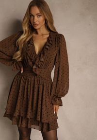 Renee - Brązowa Rozkloszowana Sukienka z Siateczki w Groszki z Falbankami Nesiba. Typ kołnierza: kołnierz z falbankami. Kolor: brązowy. Materiał: poliester. Wzór: grochy #2