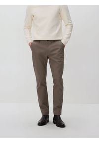 Reserved - Spodnie chino slim fit - brązowy. Kolor: brązowy. Materiał: wiskoza, tkanina