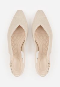 Born2be - Beżowe Dzianinowe Czółenka VICES na Niskim Słupku z Odkrytą Piętą i Amortyzującą Wkładką Celalodia. Okazja: do pracy, na wesele, na spotkanie biznesowe, na ślub cywilny. Zapięcie: pasek. Kolor: beżowy. Materiał: dzianina. Obcas: na słupku. Styl: biznesowy #4