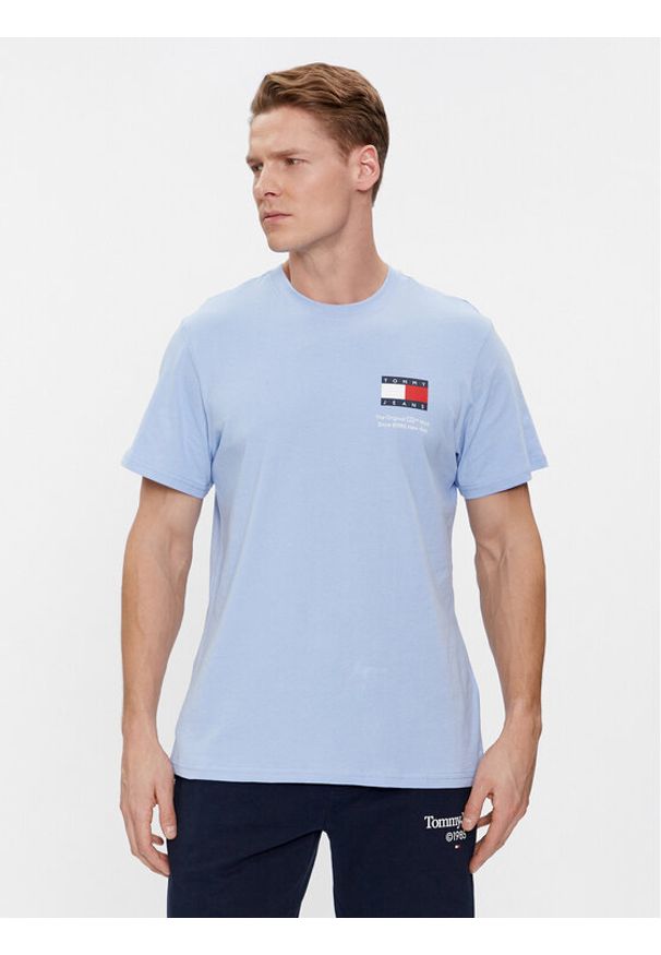 Tommy Jeans T-Shirt Essential Flag DM0DM18263 Błękitny Slim Fit. Kolor: niebieski. Materiał: bawełna