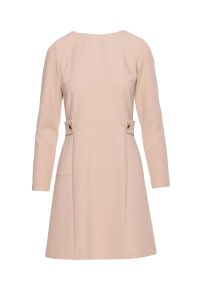 Stylove - Elegancka sukienka trapezowa z patkami w talii beżowa. Okazja: na spotkanie biznesowe, do pracy. Kolor: niebieski, beżowy. Typ sukienki: trapezowe. Styl: elegancki #6