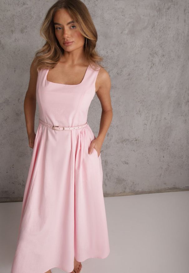 Renee - Różowa Bawełniano-Wiskozowa Sukienka na Szerokich Ramiączkach z Wąskim Paskiem Alcassa. Typ kołnierza: dekolt kwadratowy. Kolor: różowy. Materiał: wiskoza, bawełna. Długość rękawa: na ramiączkach. Typ sukienki: proste, rozkloszowane. Styl: elegancki