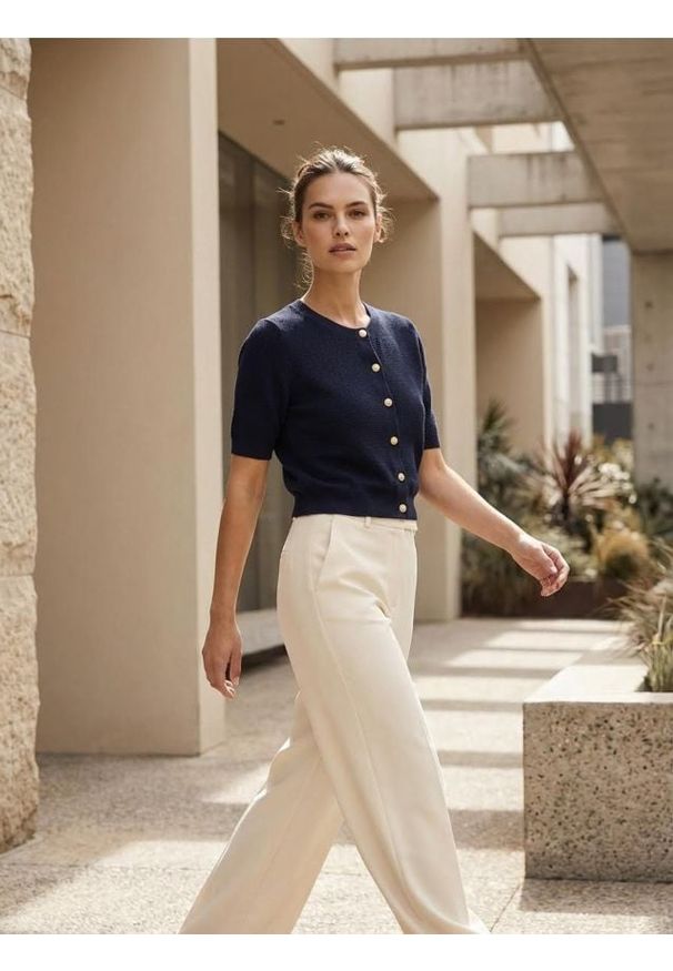 Sinsay - Kardigan z krótkim rękawem i ozdobnymi guzikami - granatowy. Kolor: niebieski. Długość rękawa: krótki rękaw. Długość: krótkie