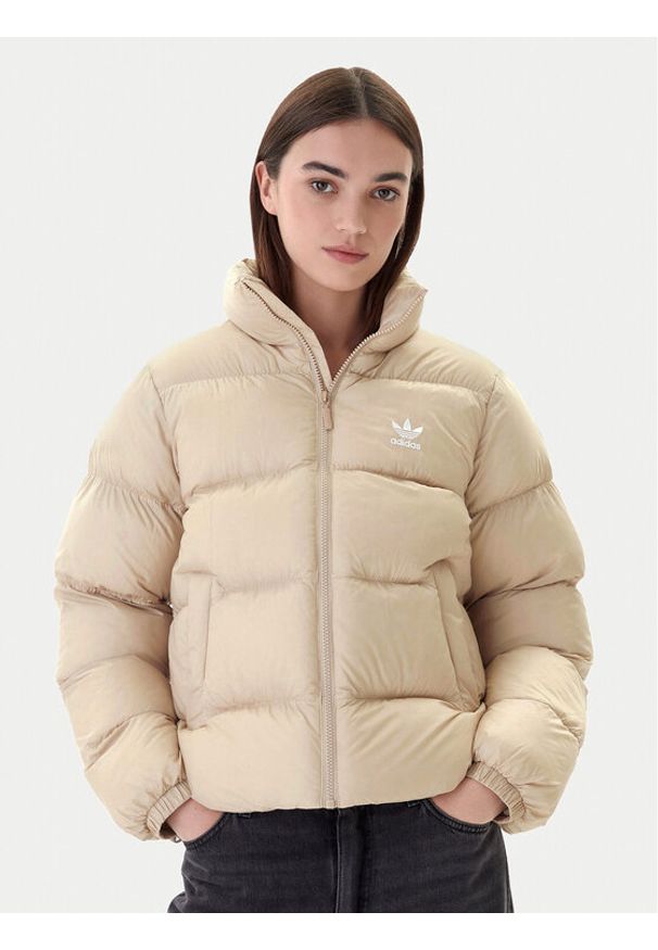 Adidas - adidas Kurtka zimowa adicolor JX2947 Beżowy Regular Fit. Kolor: beżowy. Materiał: syntetyk. Sezon: zima