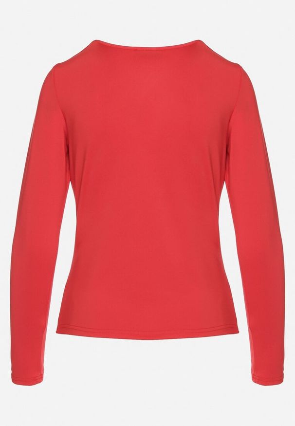 Born2be - Czerwona Elegancka Bluzka z Wiskozą i Dekoltem Typu Woda Tatalira. Okazja: na co dzień. Kolor: czerwony. Materiał: wiskoza. Długość rękawa: długi rękaw. Długość: długie. Styl: elegancki