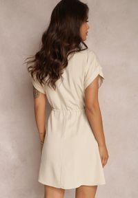 Renee - Jasnobeżowa Sukienka Iphitose. Kolor: beżowy. Materiał: bawełna, tkanina. Długość: mini #3
