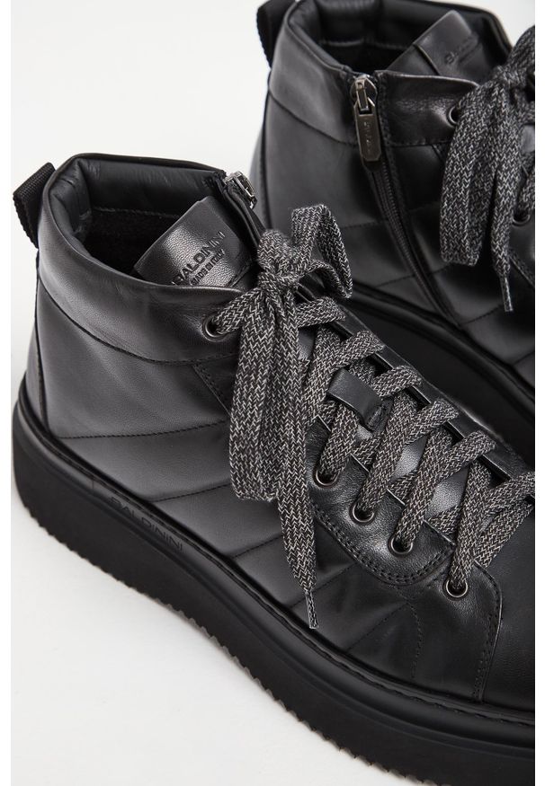Baldinini - Sneakersy skórzane BALDININI. Materiał: skóra