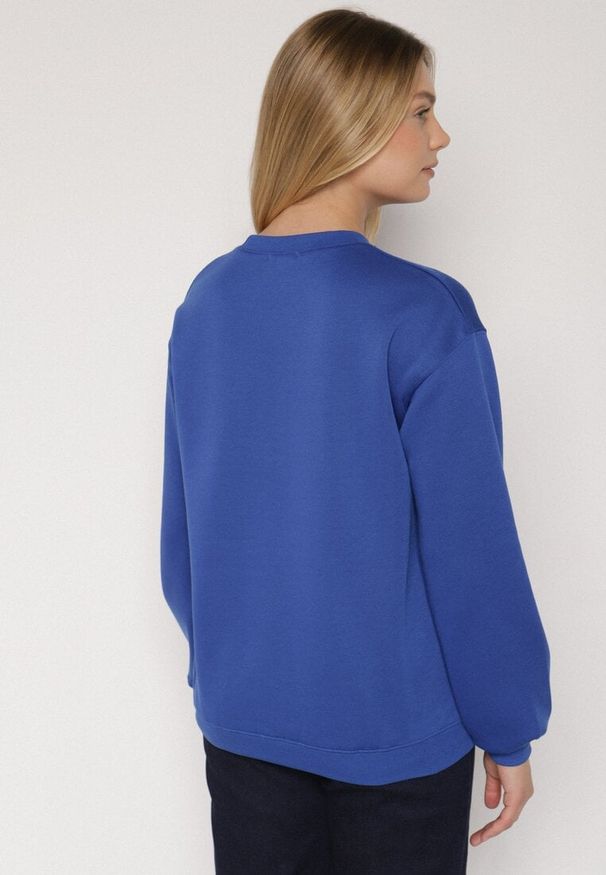 Born2be - Niebieska Bluza z Bawełną i Napisem Fezorla. Okazja: na co dzień. Kolor: niebieski. Materiał: bawełna. Wzór: napisy. Styl: klasyczny, casual, elegancki
