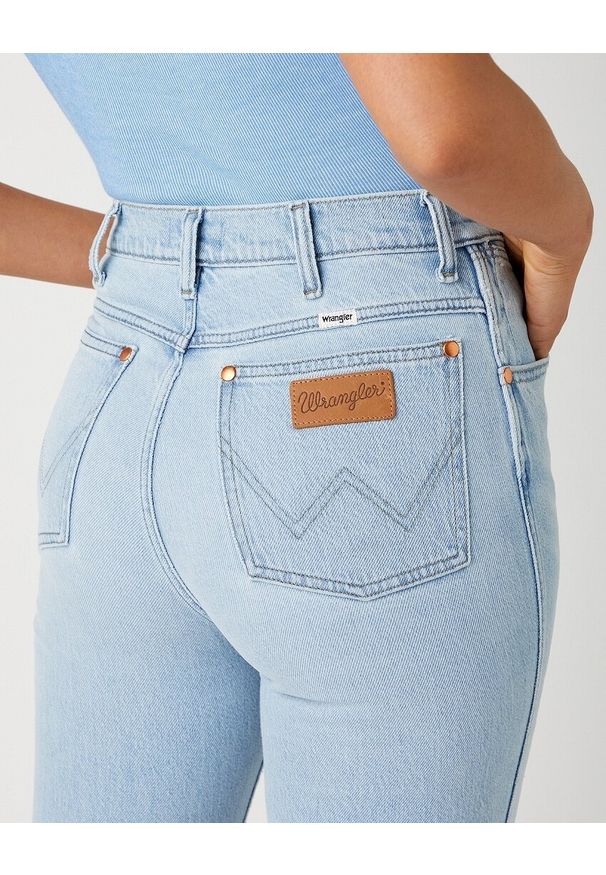 Wrangler - WRANGLER damskie spodnie jeansowe WIDE WEST BRIGHT CLOUD 112141309