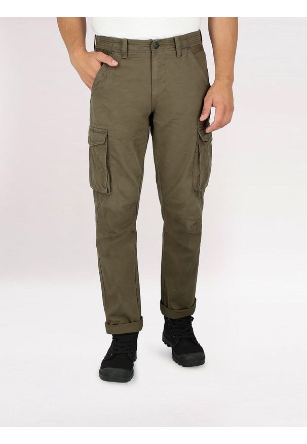 Volcano - Oliwkowe spodnie bojówki męskie R-HAMPTER. Kolor: oliwkowy. Materiał: materiał, bawełna, włókno, skóra. Wzór: haft. Styl: klasyczny