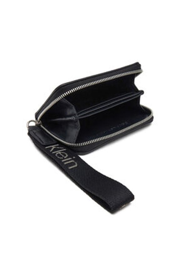 Calvin Klein Jeans Mały Portfel Damski Ultralight Md Zip W/ Wristlet LV04K1024G Czarny. Kolor: czarny. Materiał: skóra
