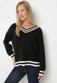 Born2be - Czarny Sweter z Domieszką Kaszmiru w Stylu Preppy Liendria. Okazja: na spotkanie biznesowe, do pracy, na co dzień. Kolor: czarny. Materiał: kaszmir. Wzór: aplikacja. Styl: biznesowy, klasyczny, casual #4