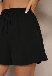 Renee - Czarne Szorty High Waist Ozdobione Sznurkiem Lunevia. Okazja: na co dzień. Stan: podwyższony. Kolor: czarny. Wzór: aplikacja. Styl: casual #5