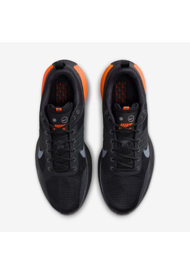 Nike Lunar Roam Sneskersy męskie. Okazja: na co dzień. Kolor: czarny. Materiał: materiał. Szerokość cholewki: normalna. Sport: fitness