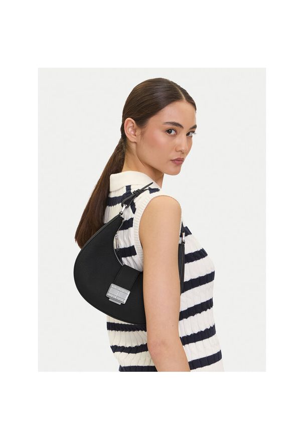 Torebka Tommy Jeans. Kolor: czarny