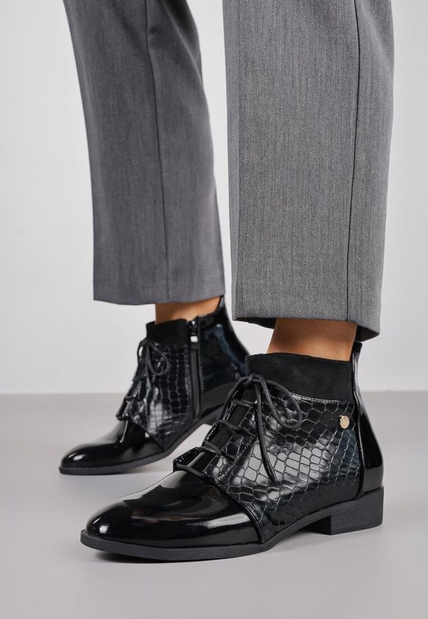 Renee - Czarne Eleganckie Botki Vices ze Sznurowaniem Vlerrie. Okazja: na co dzień. Kolor: czarny. Materiał: jeans. Obcas: na obcasie. Styl: elegancki. Wysokość obcasa: niski