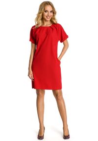 MOE - Czerwona Sukienka z Krótkim Reglanowym Rękawem. Kolor: czerwony. Materiał: poliester, elastan, wiskoza