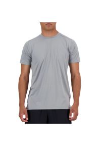 Koszulka New Balance MT41222YST - szara. Kolor: szary. Materiał: materiał, poliester. Sport: fitness