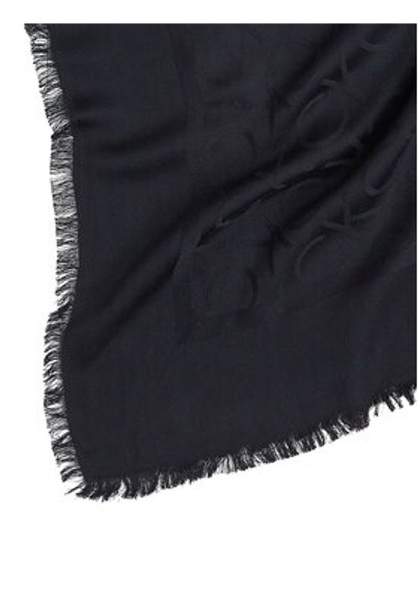 Calvin Klein Chusta Shiny Jacquard Monogram K60K612974 Czarny. Kolor: czarny. Materiał: materiał