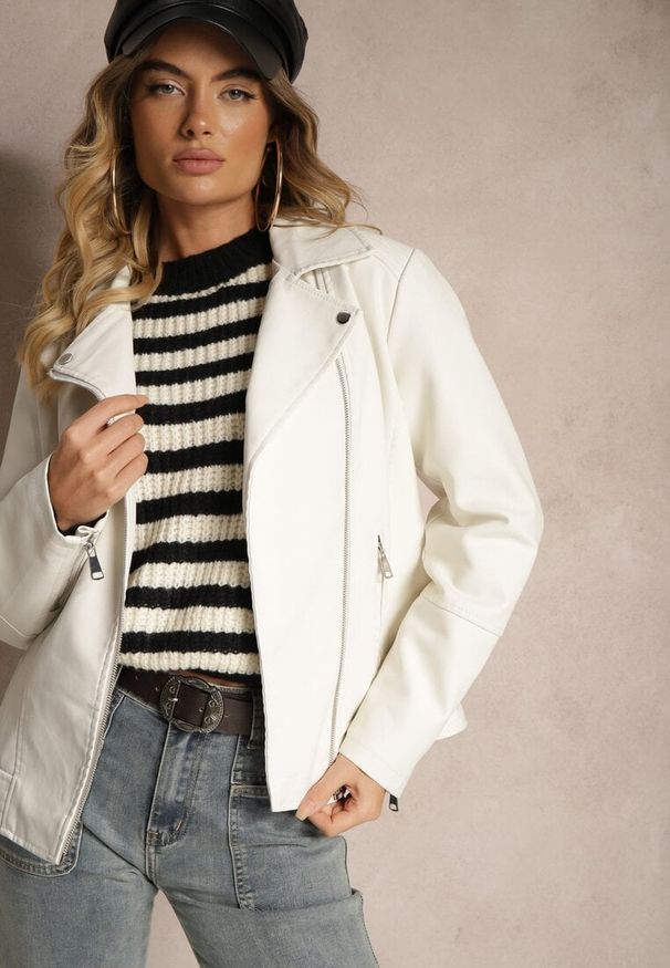 Renee - Biała Motocyklowa Kurtka Ramoneska o Klasycznym Kroju Elosindae. Okazja: na co dzień, na imprezę. Kolekcja: plus size. Kolor: biały. Materiał: jeans. Styl: klasyczny