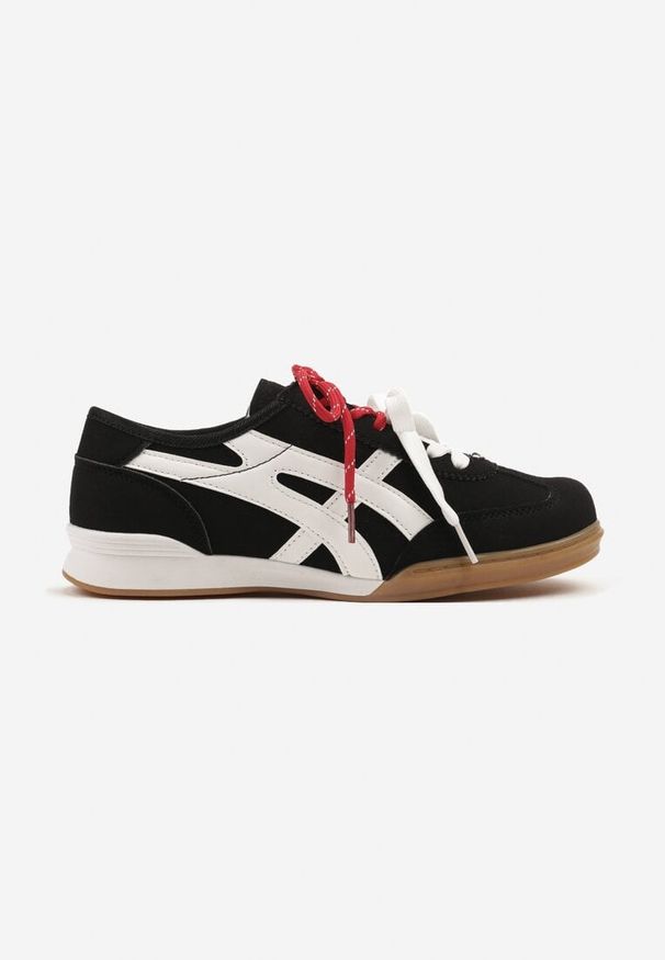 Born2be - Czarne Sneakersy z Podwójnym Wiązaniem Ozdobione Paskami Varozi. Okazja: na co dzień. Zapięcie: pasek. Kolor: czarny. Materiał: jeans. Wzór: aplikacja