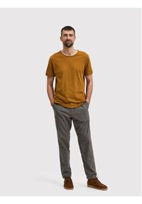 Selected Homme T-Shirt Morgan 16071775 Brązowy Regular Fit. Kolor: brązowy. Materiał: bawełna #4
