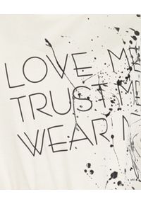 JOANNA MUZYK - T-shirt ecru z autografem Love Me. Kolor: beżowy. Materiał: dresówka, bawełna. Wzór: napisy, aplikacja #4