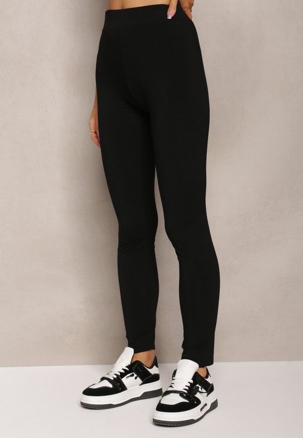 Renee - Czarne Legginsy z Szeroką Gumką w Talii Blemisava. Okazja: na co dzień. Stan: podwyższony. Kolor: czarny. Materiał: tkanina. Styl: klasyczny, sportowy, casual
