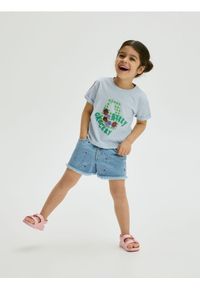 Reserved - Jeansowe szorty paperbag z haftem - niebieski. Kolor: niebieski. Materiał: jeans. Wzór: haft #1