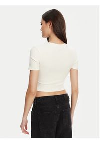 Guess T-Shirt V5YP08 K8RT2 Biały Slim Fit. Kolor: biały. Materiał: wiskoza