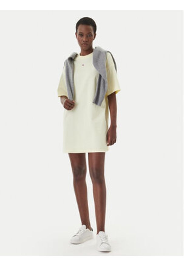 Calvin Klein Jeans Sukienka codzienna LV047F228G Biały Oversize. Okazja: na co dzień. Kolor: biały. Materiał: bawełna. Typ sukienki: oversize, proste. Styl: casual