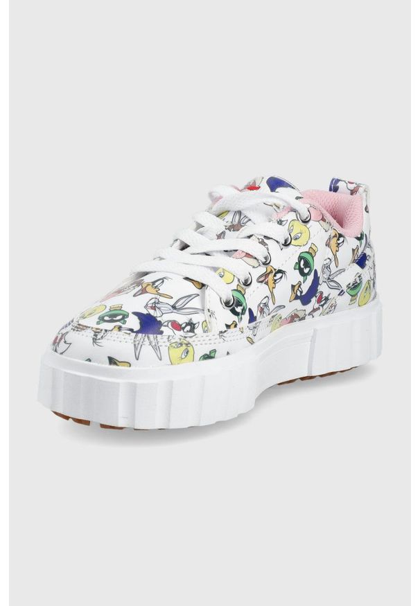 Fila buty dziecięce WB Sandblast AOP kolor biały. Nosek buta: okrągły. Zapięcie: sznurówki. Kolor: biały. Materiał: guma. Obcas: na platformie