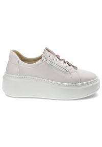 Białe Sneakersy Wasak Stylowe Buty Damskie Na Platformie. Zapięcie: sznurówki. Kolor: biały. Materiał: skóra. Wzór: grochy. Obcas: na platformie