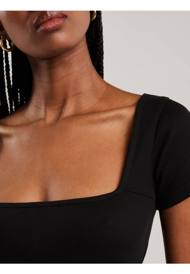 Big-Star - Sukienka damska mini w prążek czarna Felice 906. Okazja: na co dzień. Kolor: czarny. Materiał: prążkowany, dzianina. Wzór: prążki. Typ sukienki: dopasowane. Styl: wakacyjny, casual, klasyczny, elegancki. Długość: mini