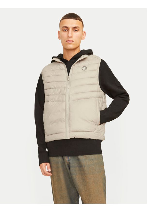 Jack & Jones - Jack&Jones Bezrękawnik Sprint 12258457 Beżowy Regular Fit. Kolor: beżowy. Materiał: syntetyk. Długość rękawa: bez rękawów