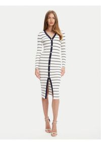 Guess Sukienka dzianinowa W5YK98 Z2YK2 Biały Slim Fit. Kolor: biały. Materiał: wiskoza