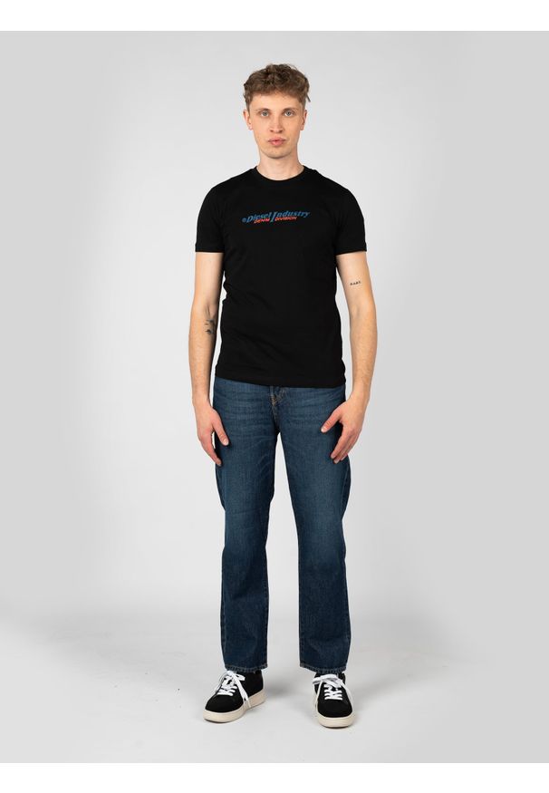 Diesel T-shirt "T-Diegor" | A12754-RPATI | Mężczyzna | Czarny. Okazja: na co dzień. Kolor: czarny. Materiał: bawełna. Wzór: nadruk. Styl: klasyczny, elegancki, casual