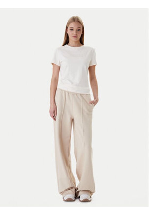 Guess T-Shirt V3BI11 J1314 Écru Regular Fit. Materiał: bawełna