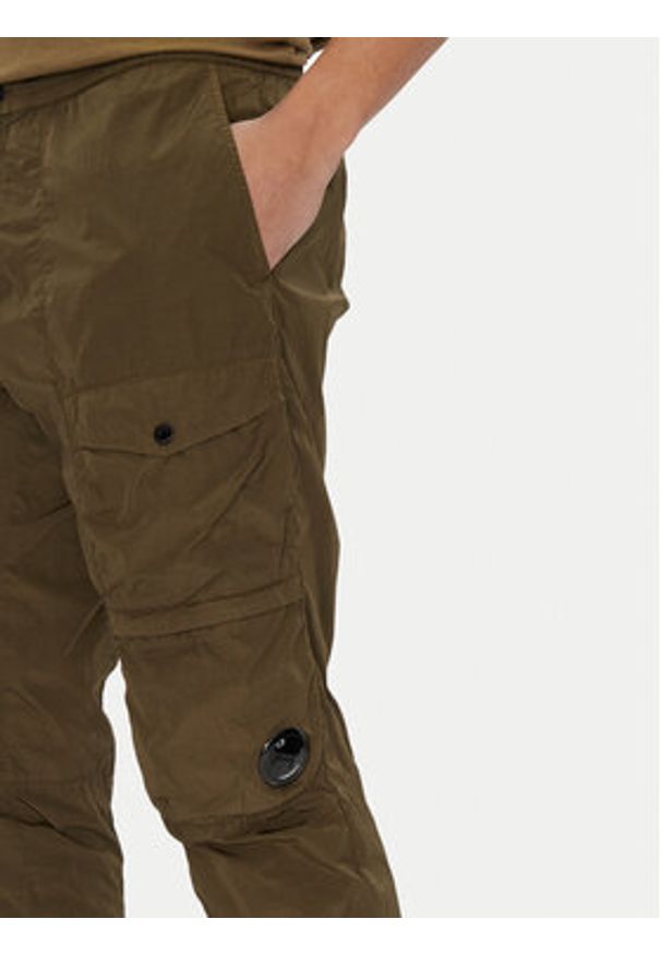C.P. Company Spodnie materiałowe 18CMPA063A005904G Zielony Regular Fit. Kolor: zielony. Materiał: syntetyk