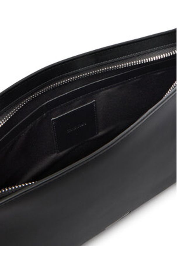 Calvin Klein Kosmetyczka Plaque Wash Bag LV04D1109G Czarny. Kolor: czarny. Materiał: skóra
