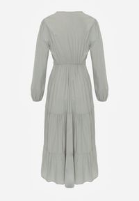 Born2be - Zielona Rozkloszowana Sukienka z Koronką Brightyn. Kolor: zielony. Materiał: koronka. Wzór: koronka. Długość: maxi #3