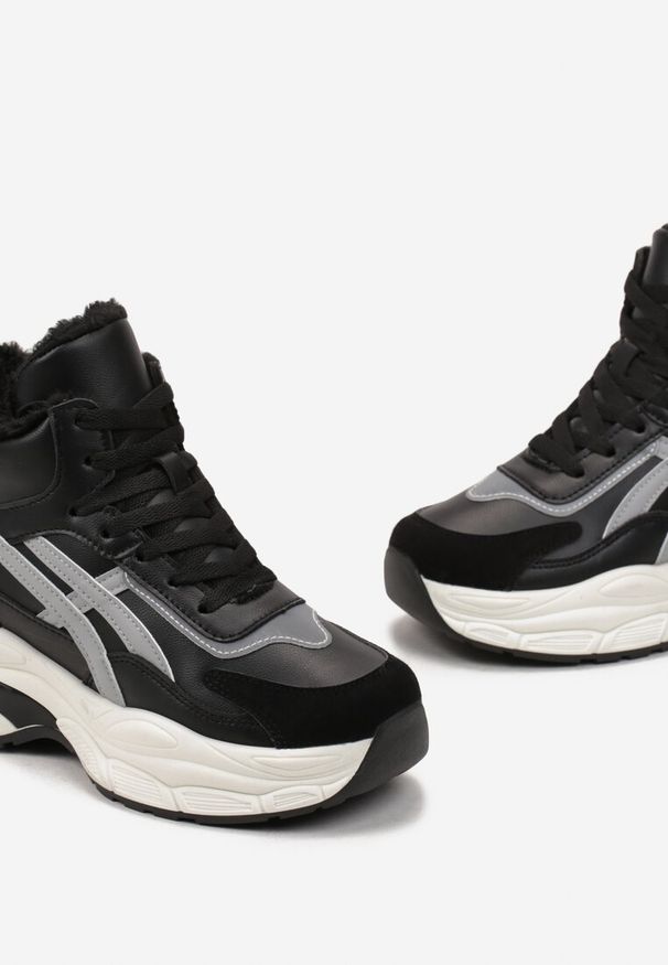 Renee - Czarne Sneakersy za Kostkę na Grubej Podeszwie Luntris. Wysokość cholewki: za kostkę. Kolor: czarny. Sezon: zima