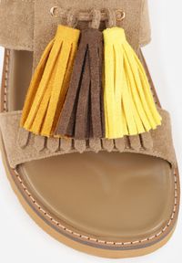 Born2be - Beżowe Sandały VICES Ozdobione Chwostami Rawsaran. Okazja: na co dzień. Zapięcie: sprzączka. Kolor: beżowy. Materiał: jeans, len. Wzór: aplikacja. Styl: boho, casual #5