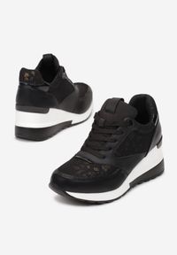 Born2be - Czarne Sneakersy Adiera. Wysokość cholewki: przed kostkę. Nosek buta: okrągły. Zapięcie: sznurówki. Kolor: czarny. Materiał: materiał. Szerokość cholewki: normalna. Wzór: aplikacja. Obcas: na koturnie #4