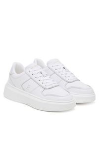 TOMMY HILFIGER - Tommy Hilfiger Sneakersy Patent Platform FW0FW08819 Biały. Kolor: biały. Materiał: skóra. Obcas: na platformie #5