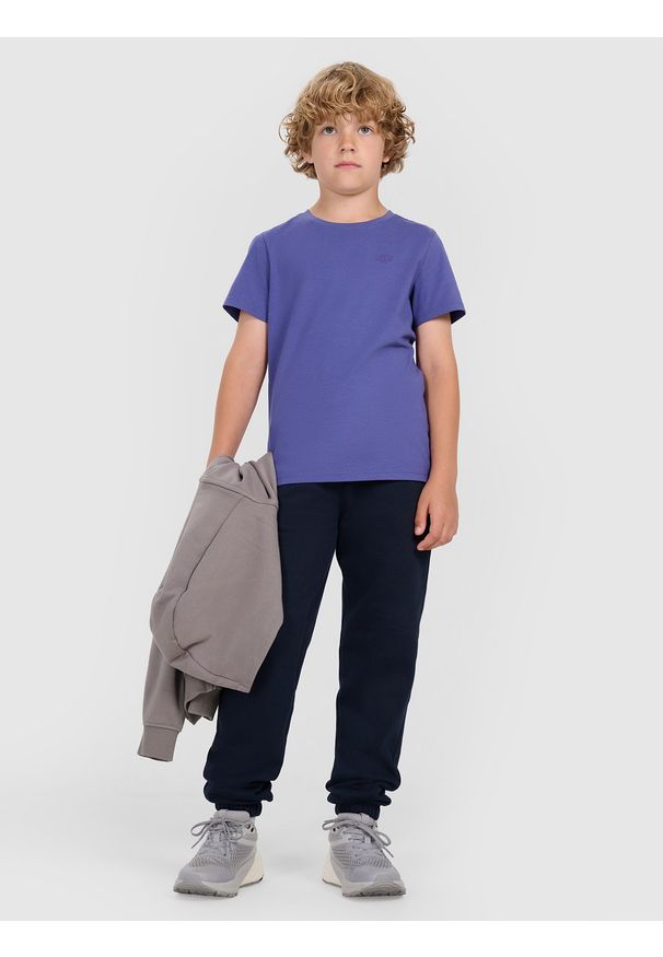 4f - 4F T-shirt oversize gładki chłopięcy - niebieski 134 (8-9 lat). Okazja: na co dzień. Kolor: niebieski. Materiał: dzianina, jersey, bawełna. Długość rękawa: krótki rękaw. Długość: krótkie. Wzór: gładki. Sezon: lato. Styl: casual, klasyczny, sportowy