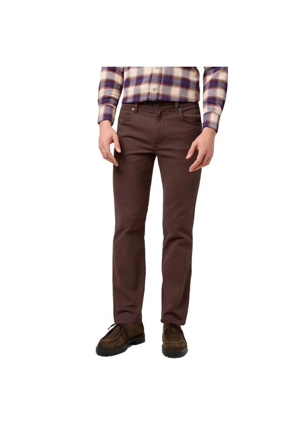 Wrangler - MESKIE SPODNIE WRANGLER GREENSBORO MAHOGANY 112370722