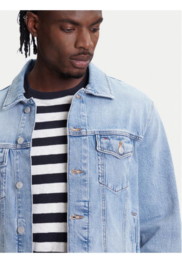 Tommy Jeans Kurtka jeansowa Ryan DM0DM21916 Niebieski Regular Fit. Kolor: niebieski. Materiał: bawełna